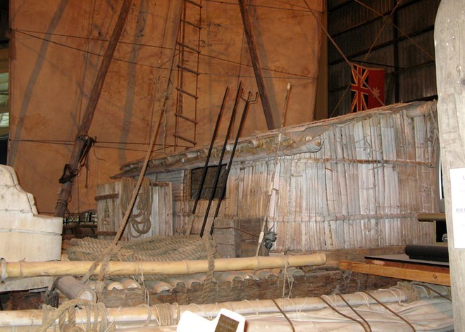They spent 178 days living on this raft © SW
